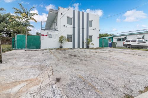 1245 Nw 60th St, Miami, FL, 33142-8221 | Card Image