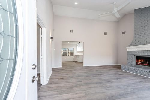 apt-b-9024 Carousel Ln, Houston, TX, 77080-5603 | Card Image