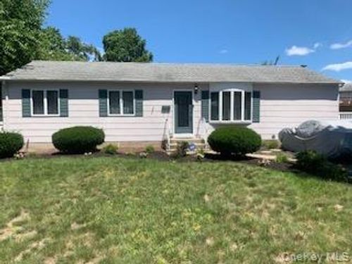 48 Ellen St, Bay Shore, NY, 11706-6907 | Card Image