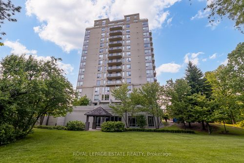 806-399 S Park Rd, Thornhill, ON, L3T7W6 | Card Image