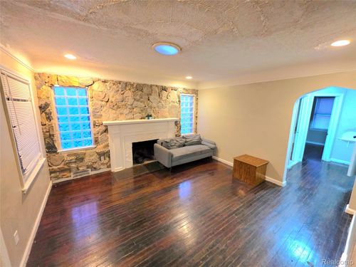 14235 Winthrop St, Detroit, MI, 48227-2135 | Card Image