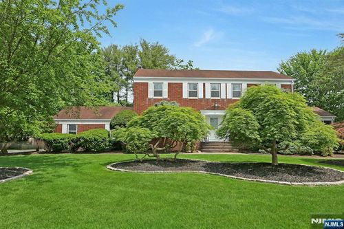 63 Van Orden Rd, Harrington Park, NJ, 07640-1615 | Card Image