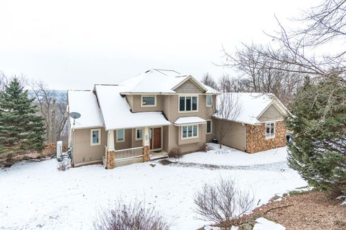 5076 Wildflower Ln, West Salem, WI, 54669-8204 | Card Image