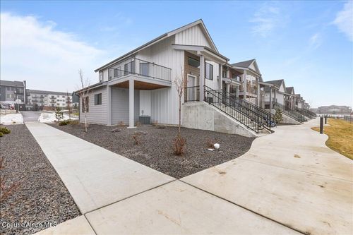 930 E Railroad Ave, Post Falls, ID, 83854-8635 | Card Image