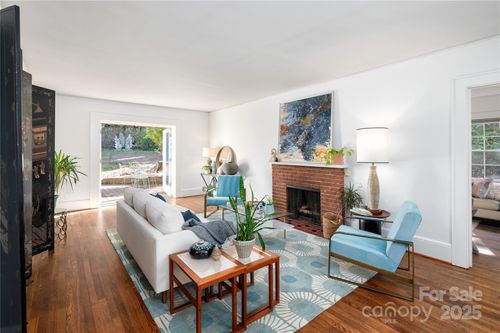 303 Country Club Rd, Asheville, NC, 28804-2609 | Card Image