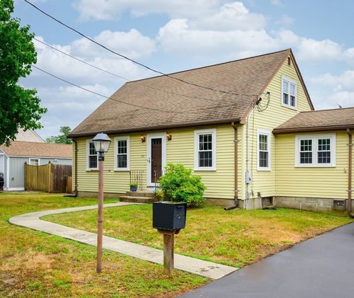 188 Oak St, Abington, MA, 02351-1332 | Card Image