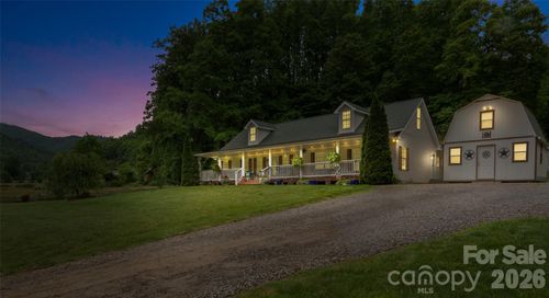 33 Copper Penny Ln, Burnsville, NC, 28714-5984 | Card Image
