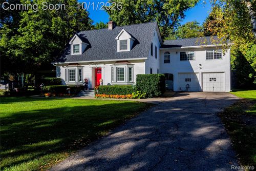221 Lincoln St, Lapeer, MI, 48446-1843 | Card Image