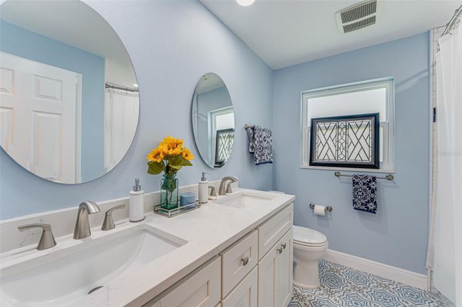 Bathroom 2! | Image 19