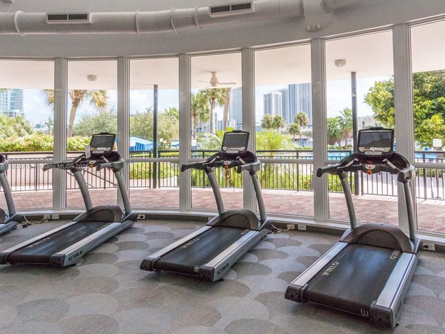 APT-1717 - 2500 Parkview Dr, Condo with 2 bedrooms, 2 bathrooms and null parking in Hallandale Beach FL | Image 35