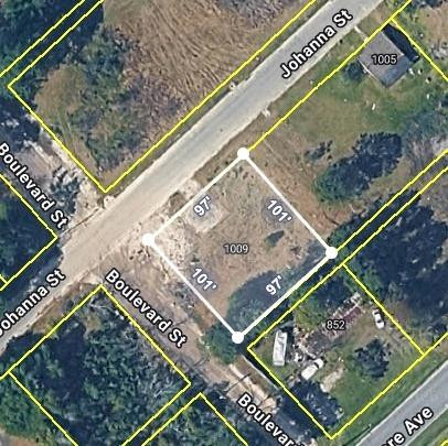 Land in Waycross