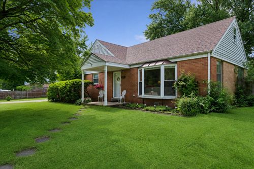 99 Fox Ln, Wheeling, IL, 60090-6413 | Card Image