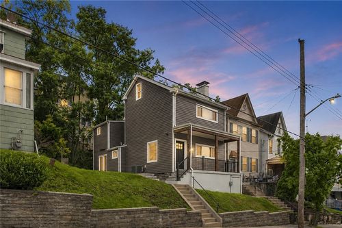 95 Southern Ave, Mt Washington, PA, 15211-1943 | Card Image