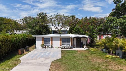 158 4th St, NAPLES, FL, 34113-8536 | Card Image