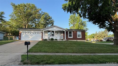 12678 Glenpeak Dr, Maryland Heights, MO, 63043-2846 | Card Image