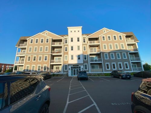 a202-320 Middlesex Ave, Medford, MA, 02155-5037 | Card Image