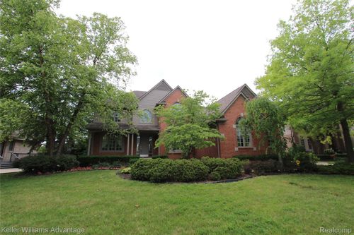 18547 Clairmont Cir E, Northville, MI, 48168-8539 | Card Image