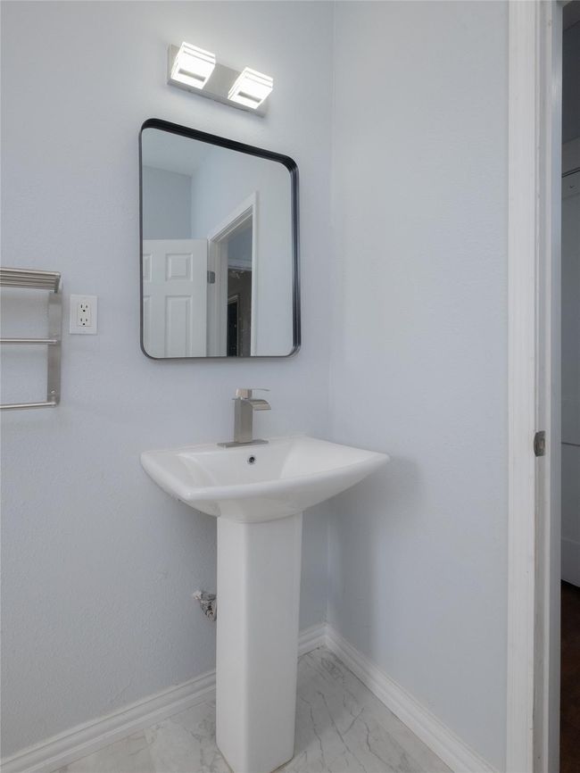 2703 Areba St, House other with 3 bedrooms, 2 bathrooms and 1 parking in Houston TX | Image 18