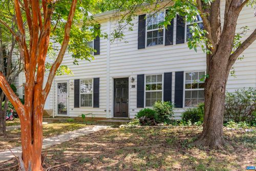 988 Towne Ln, CHARLOTTESVILLE, VA, 22901-7002 | Card Image