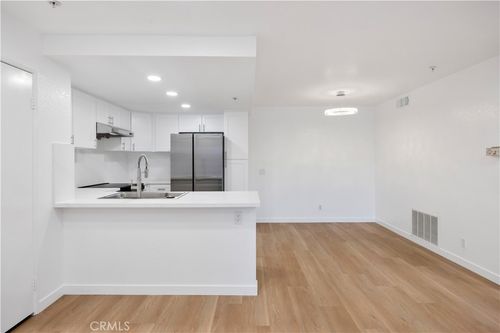 apt-282-2800 Keller Dr, Tustin, CA, 92782-1011 | Card Image