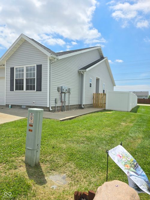 1677 W Kole Dr, Greensburg, IN, 47240-6616 | Card Image