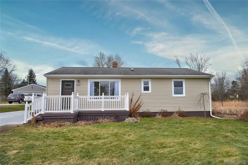 2055 N Baxter Rd, Davison, MI, 48423-8152 | Card Image