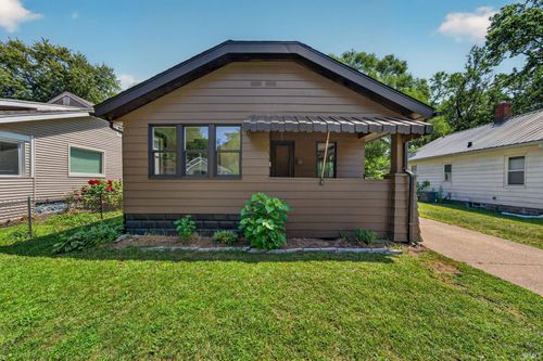 614 S 28th Street, South Bend, IN, 46615-2220 | Card Image