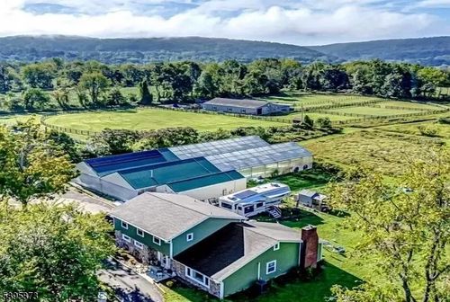 70 Mackenzie Rd, Hampton, NJ, 08827-3003 | Card Image