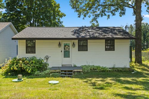 7160 Windoga Lake Dr, Weidman, MI, 48893-9301 | Card Image