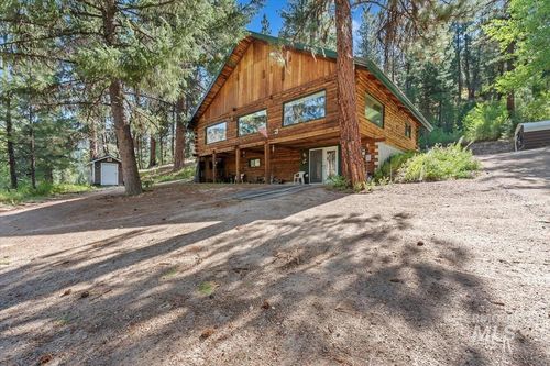 117 Alder Dr, Lowman, ID, 83637-7109 | Card Image