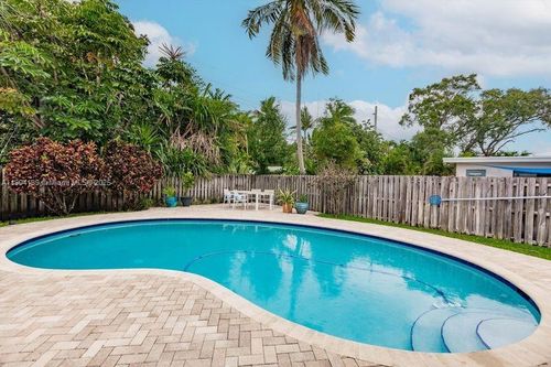2821 Ne 15th Ter, Wilton Manors, FL, 33334-4315 | Card Image