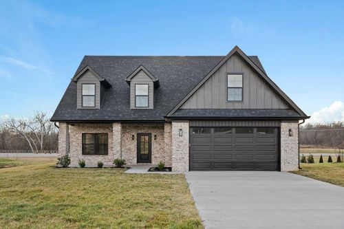 1509 Chardonnay Way, Berea, KY, 40403-8048 | Card Image