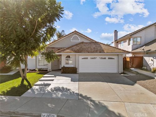 24529 Ridgewood Dr, Murrieta, CA, 92562-3852 | Card Image