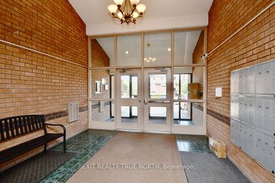 103 - 25 Meadow Lane, Condo with 2 bedrooms, 1 bathrooms and 1 parking in Barrie ON | Image 2