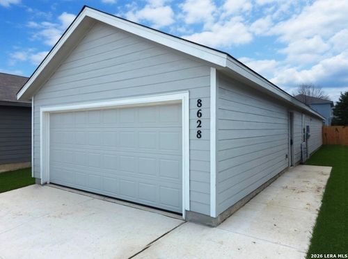 8628 Eucalyptus Hls, San Antonio, TX, 78223-0919 | Card Image