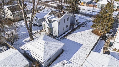 341 Tecumseh St, Clawson, MI, 48017-2220 | Card Image