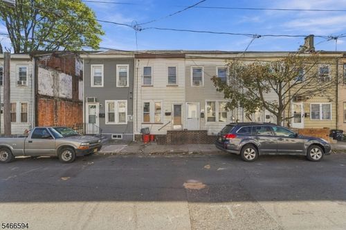 733 Adeline St, Trenton, NJ, 08611-2617 | Card Image