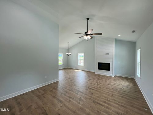 512 S Vance St, Fremont, NC, 27830-4402 | Card Image