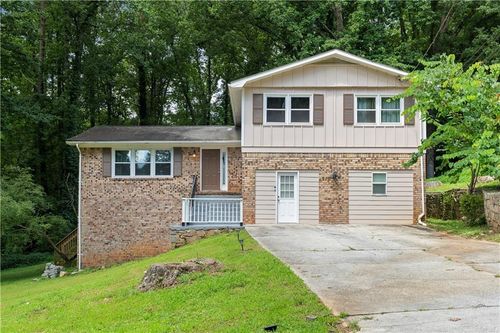 811 Corundum Ct, Stone Mountain, GA, 30083-4904 | Card Image