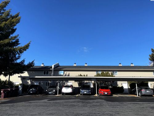 a-3-2005 Ne Terre View Dr, Pullman, WA, 99163-4558 | Card Image