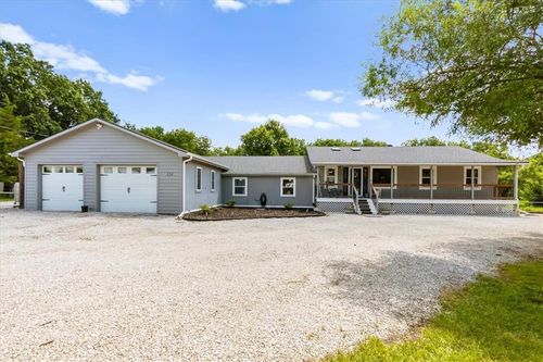 124 2300th Rd, Wellsville, KS, 66092-4024 | Card Image