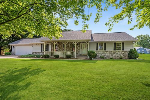 223 Thornhedge Dr, Valparaiso, IN, 46383-7854 | Card Image