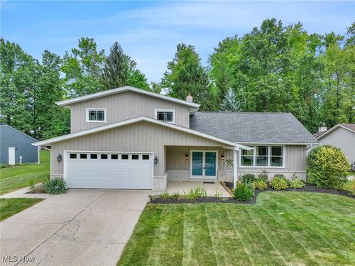 32055 Tracy Ln, Solon, OH, 44139-2003 | Card Image