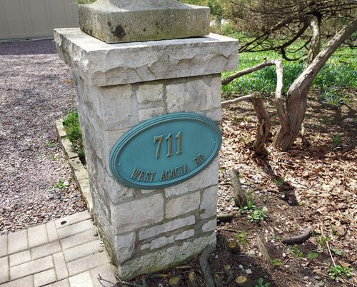 711 W Acacia Rd, GLENDALE, WI, 53217-4009 | Card Image