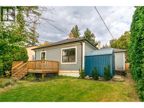 550 6 St Se, Salmon Arm, BC, V1E4E4 | Card Image