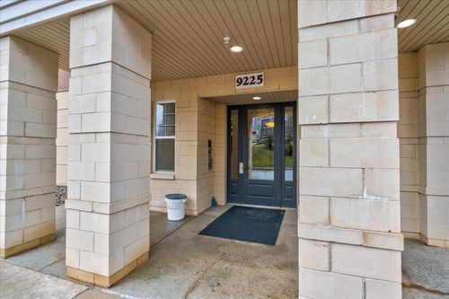 apt-304-9225 Crosswinds Ln, Verona, WI, 53593-8044 | Card Image