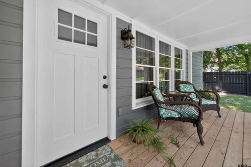 105 Holcomb St, Frankston, TX, 75763-2908 | Card Image