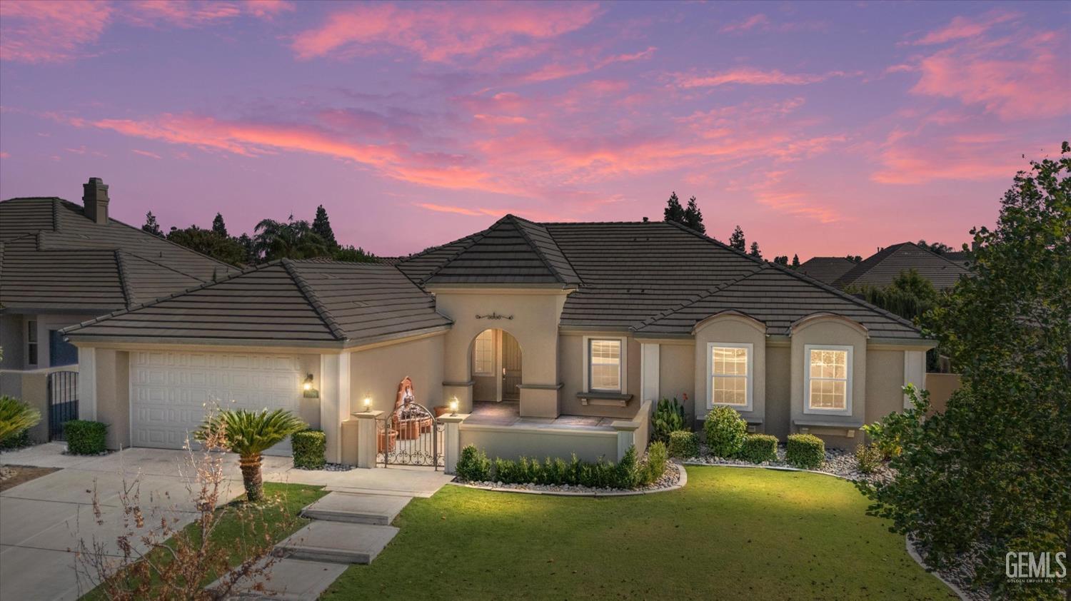 Strathaven St, Bakersfield, CA 93312