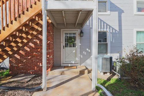 apt-1613-1717 S Cypress St, Wichita, KS, 67207-5554 | Card Image