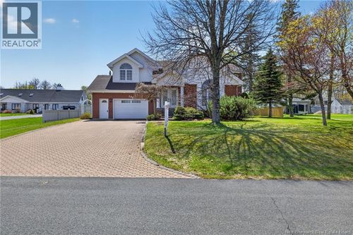 196 Rue Blanchard, Caraquet, NB, E1W1A5 | Card Image